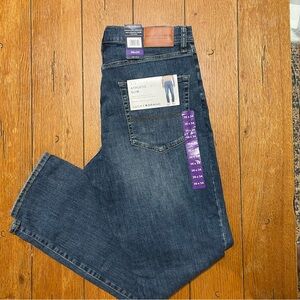 Lucky Brand Men's 412 Athletic Slim Jeans in Dark Blue Wash.